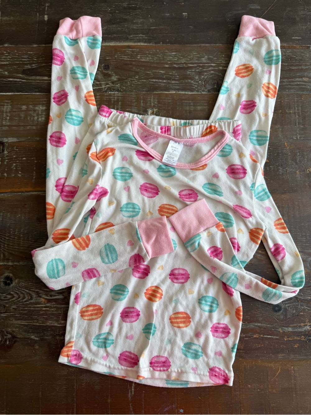 Girls' Pink Macaron Print Pajama Set